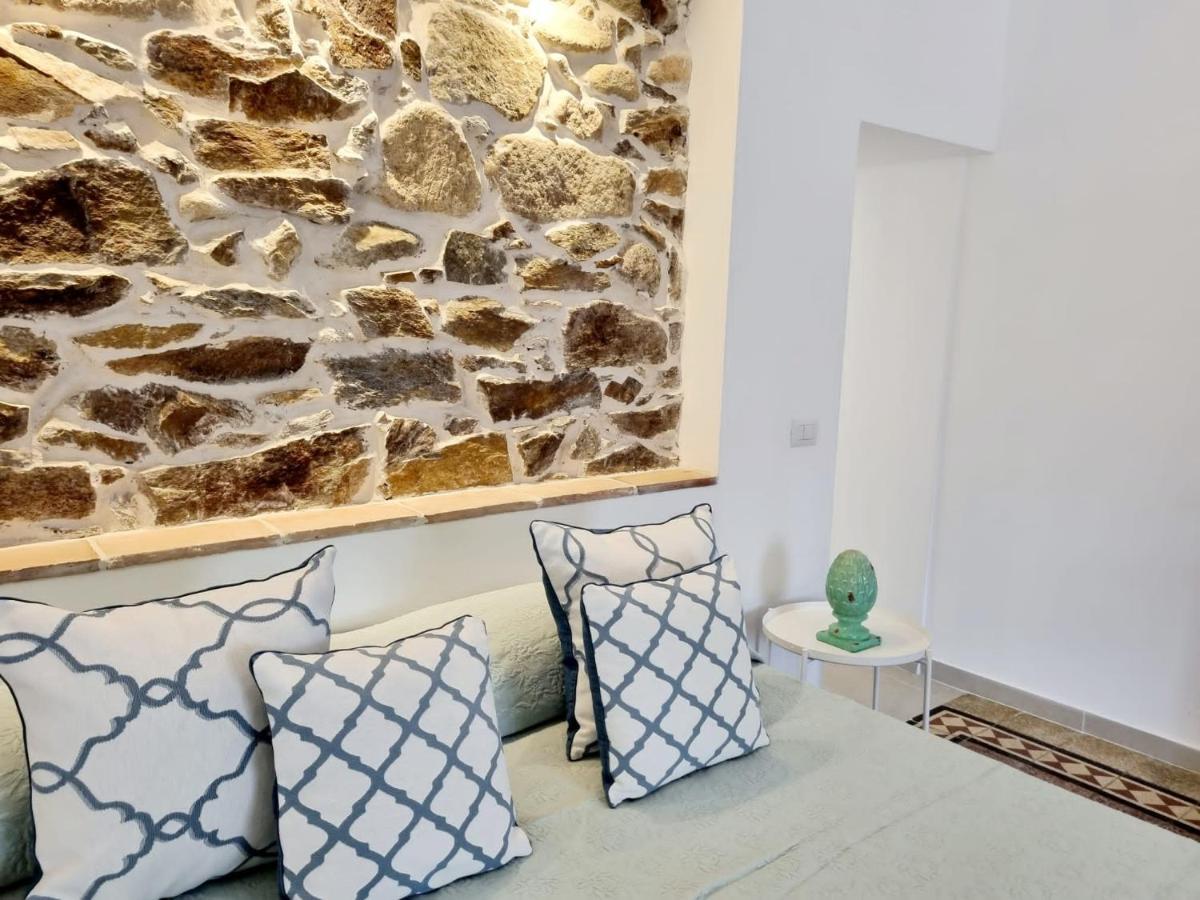 Stazzo San Teodoro La Quercia Piscina Condivisaアパートメント エクステリア 写真