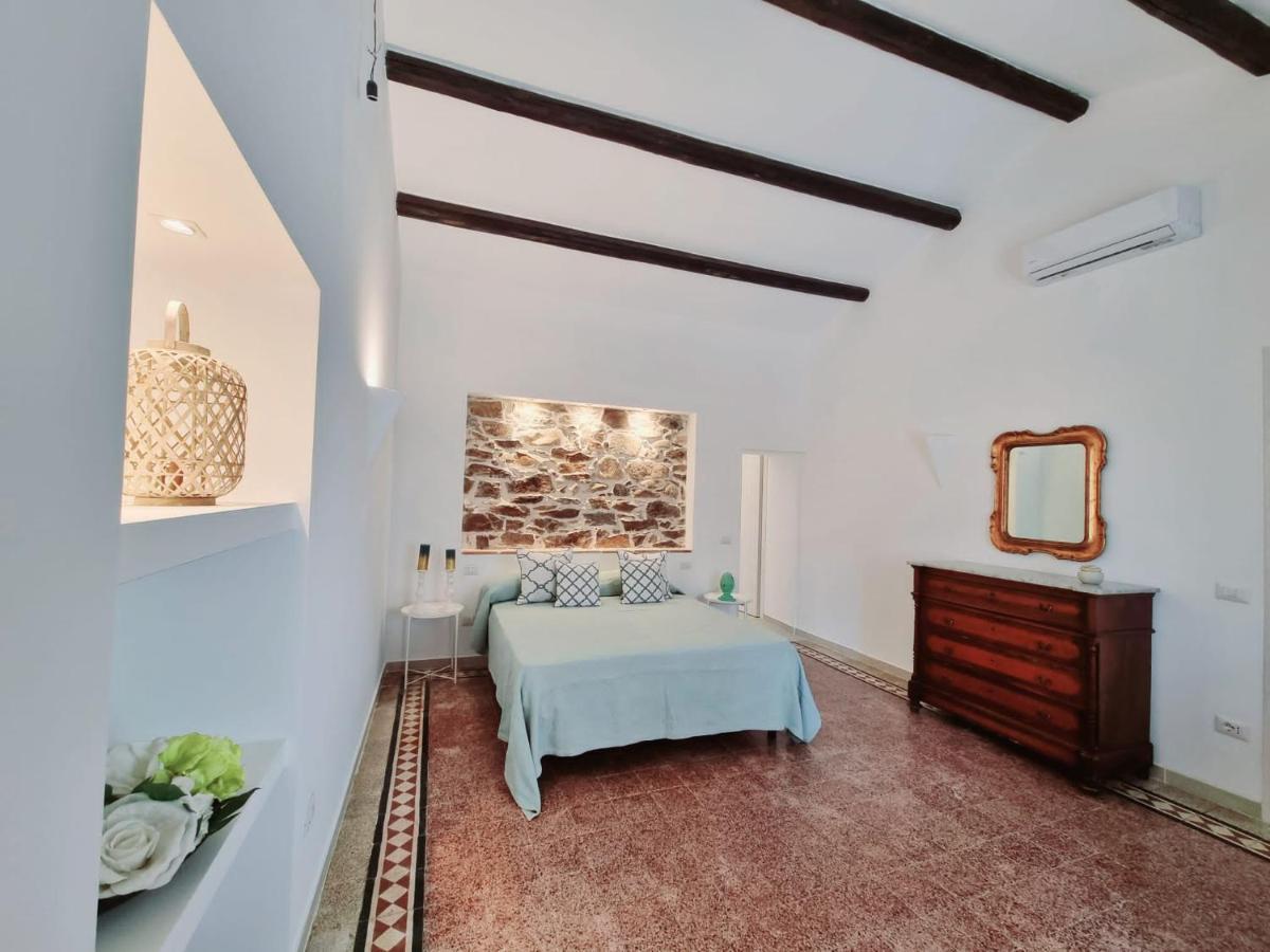 Stazzo San Teodoro La Quercia Piscina Condivisaアパートメント エクステリア 写真