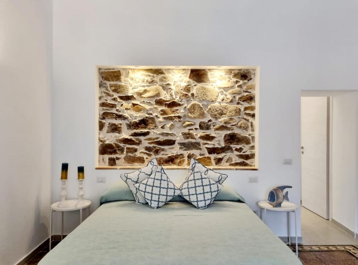 Stazzo San Teodoro La Quercia Piscina Condivisaアパートメント エクステリア 写真