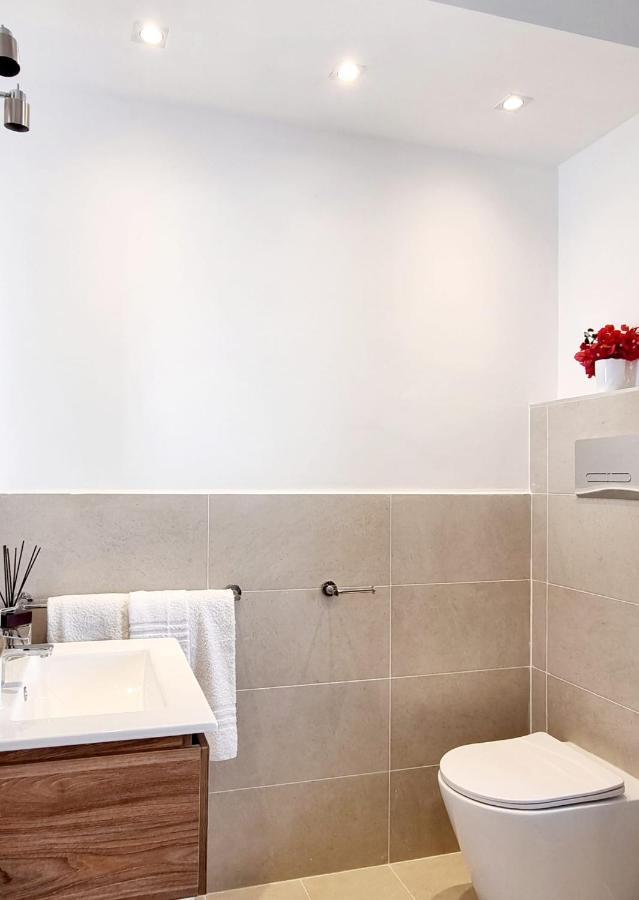 Stazzo San Teodoro La Quercia Piscina Condivisaアパートメント エクステリア 写真