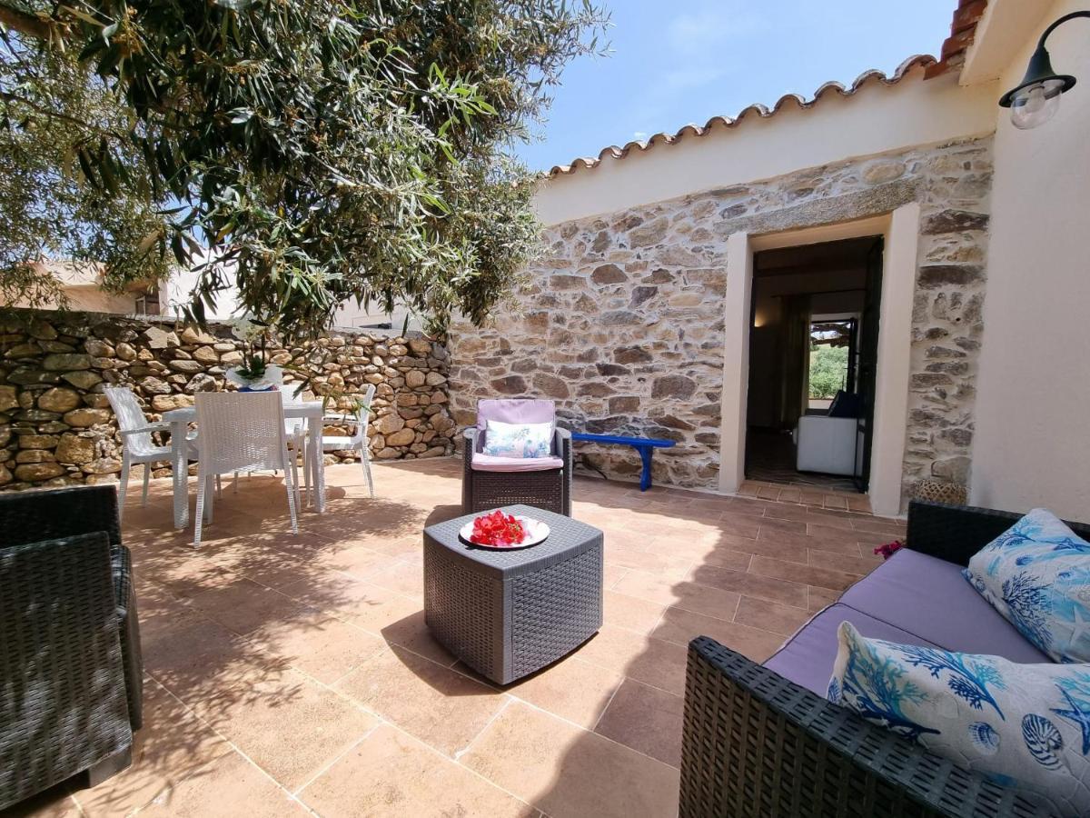 Stazzo San Teodoro La Quercia Piscina Condivisaアパートメント エクステリア 写真