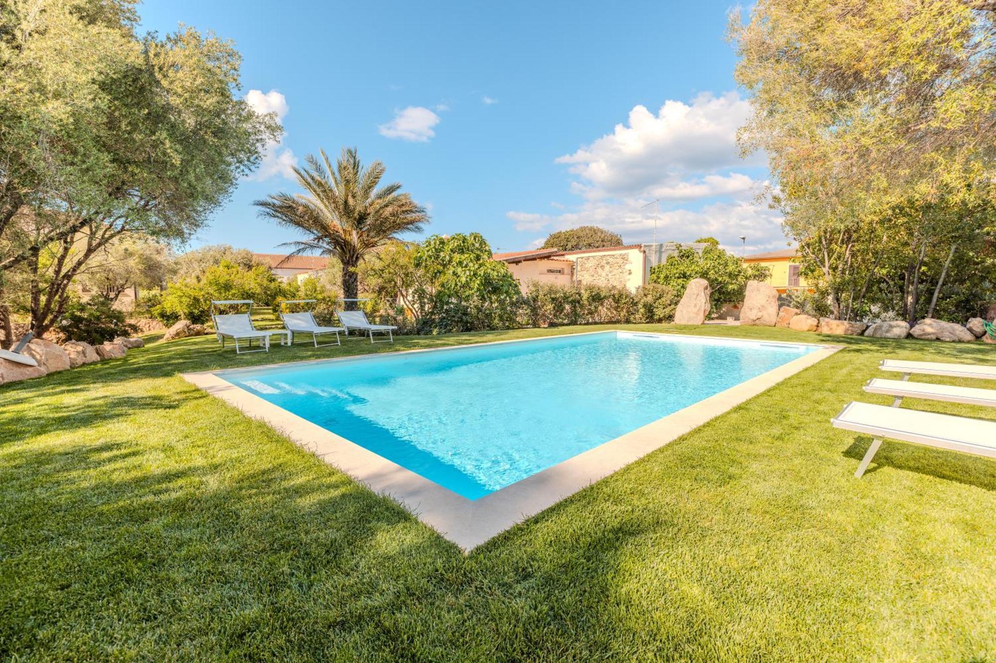 Stazzo San Teodoro La Quercia Piscina Condivisaアパートメント エクステリア 写真